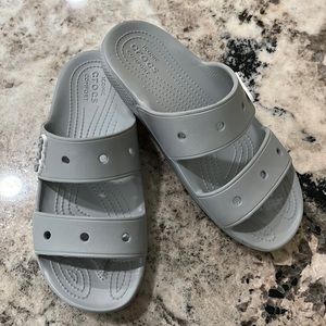 CROCS Classic Women’s sandal - LIKE NEW